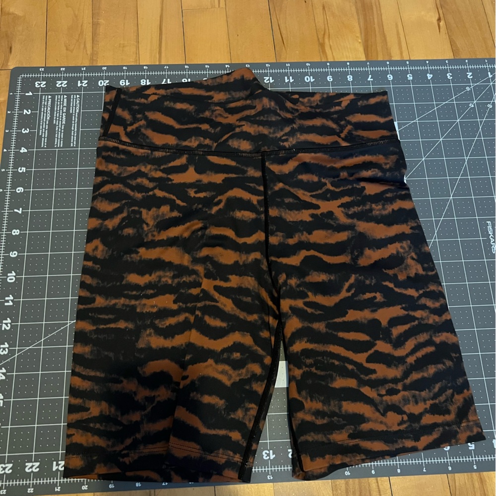 The upside biker short - size L - tiger print